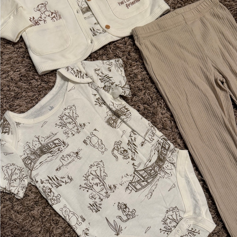 Winnie the Pooh Outfit - Picture 3 of 7